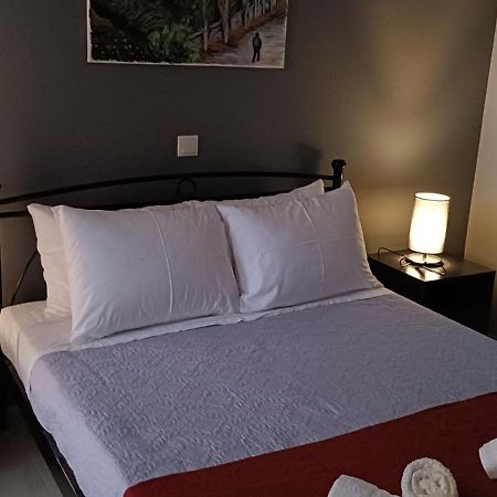 Andros Guesthouses Eksteriør bilde