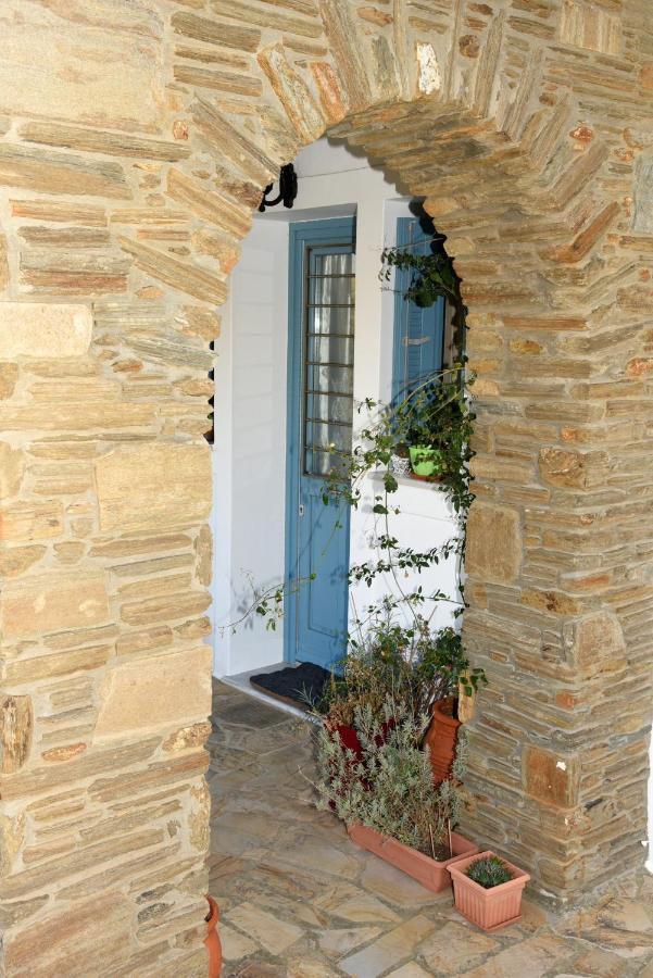 Andros Guesthouses Eksteriør bilde